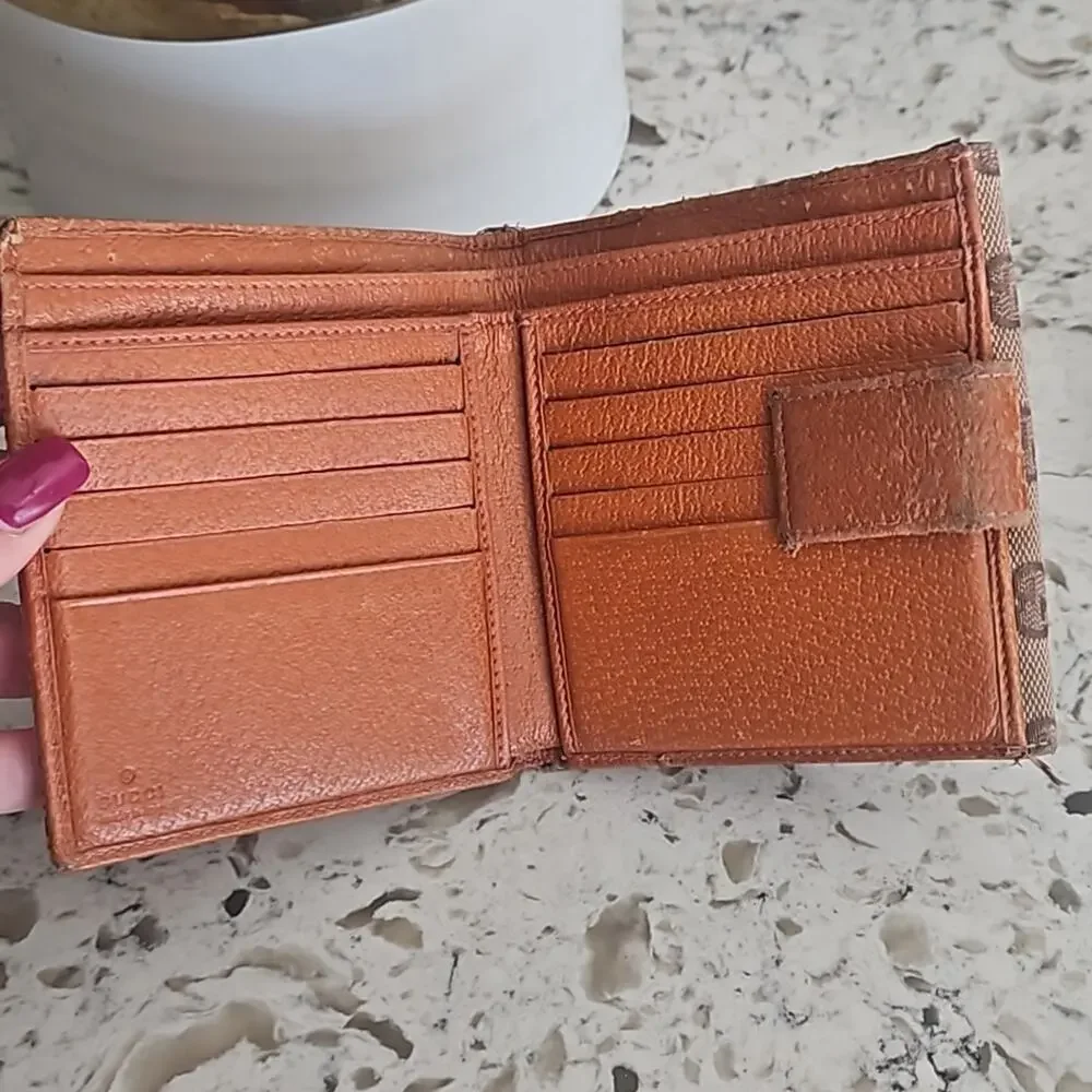 Gucci Beige Canvas Bifold Monogram Wallet - Unisex - Picture 3 of 13